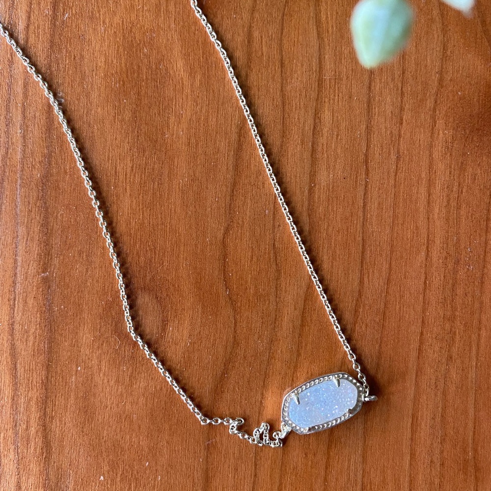 Kendra Scott Gold Elisa Pendant - Picture 4 of 4